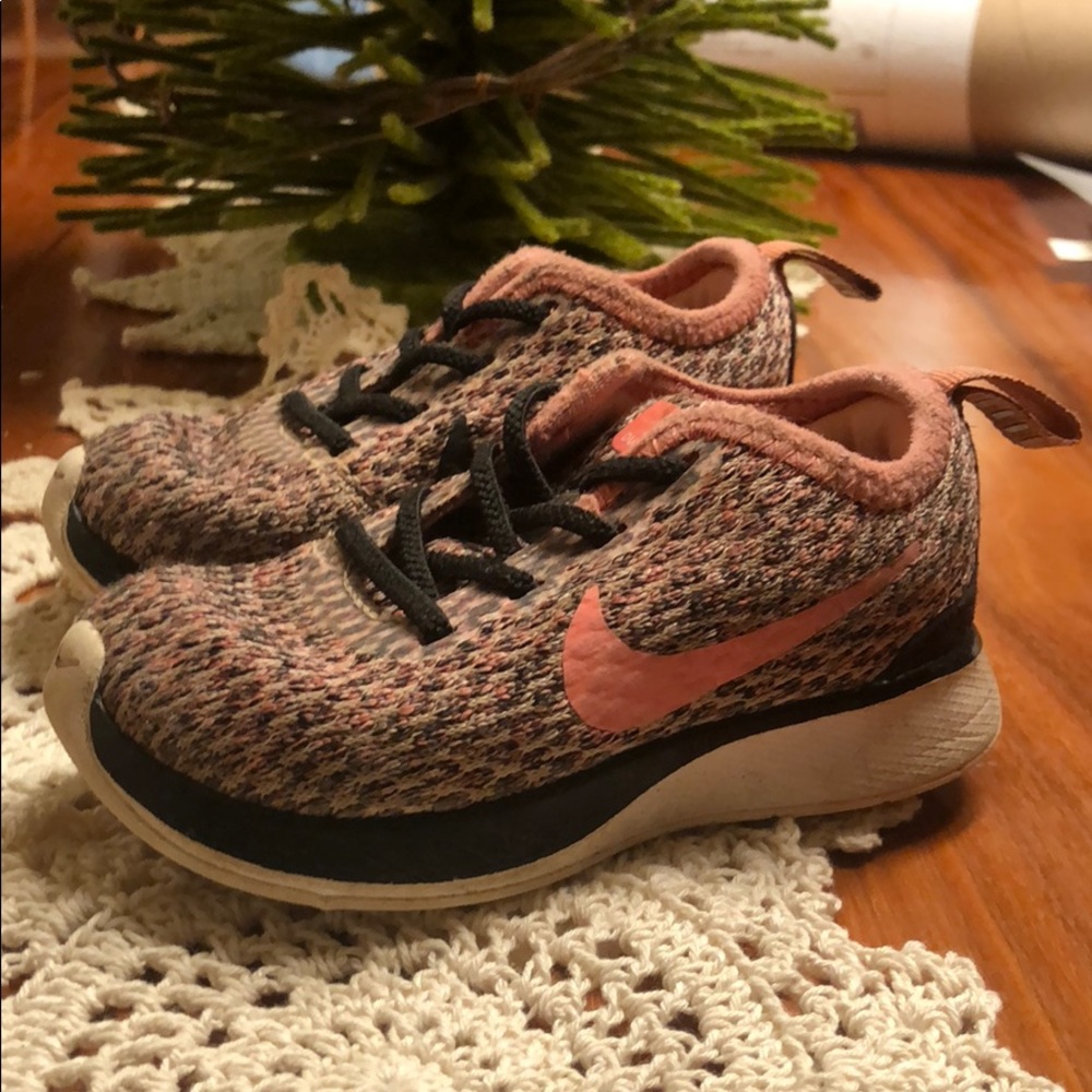 Nike tennis shoes